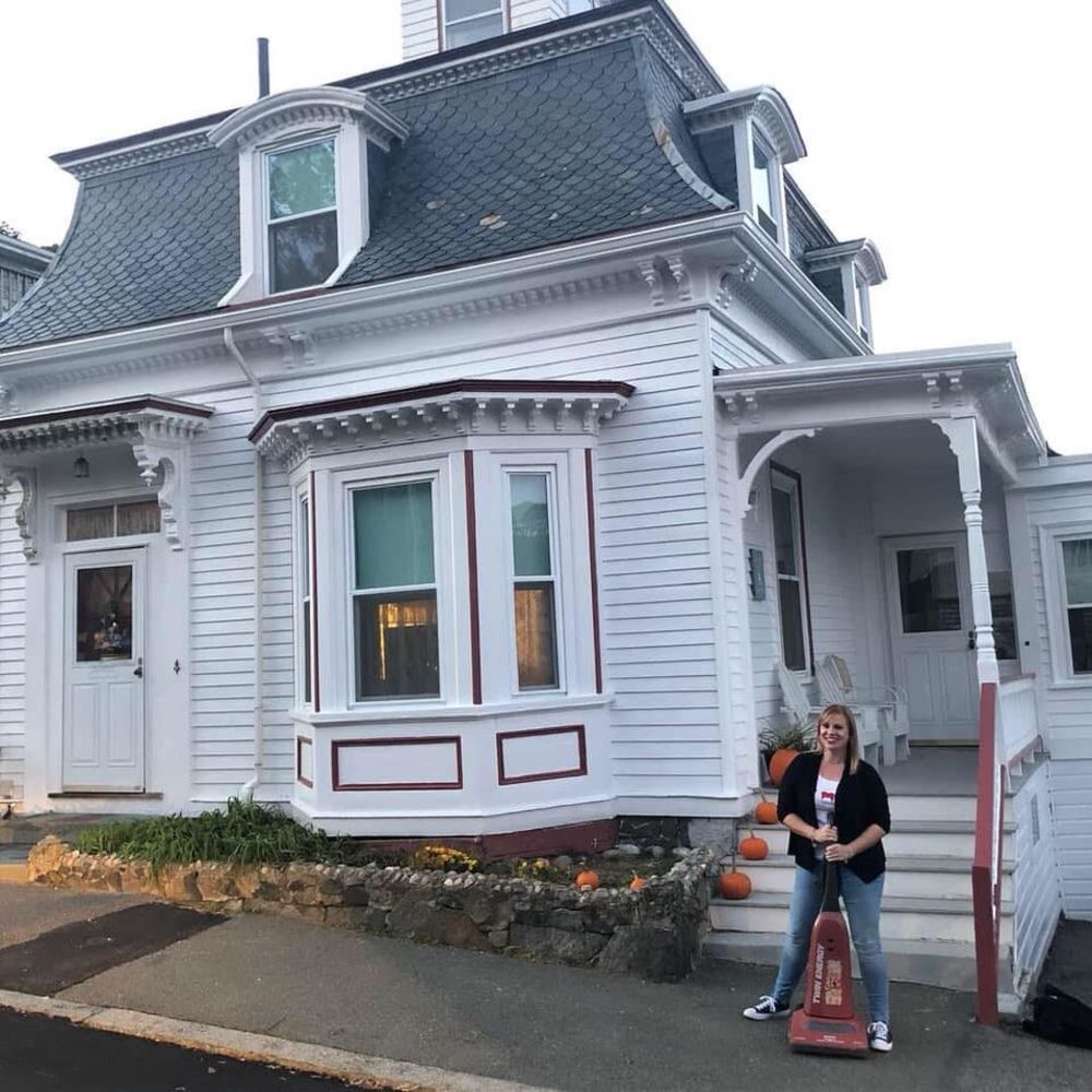 Meet your Posher, Ashley